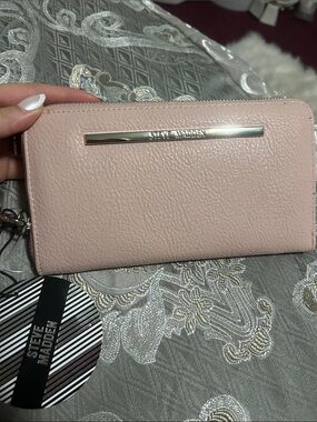 Steve Madden Pale Pink Zip Wallet with Gold Bar